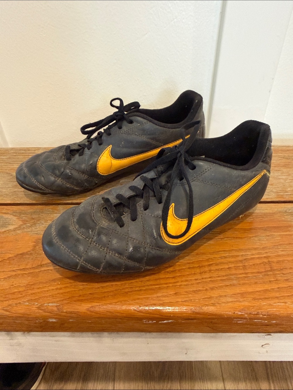 Nike Tiempo Legend IV Black Leather Soccer Cleats Size 5.5Y